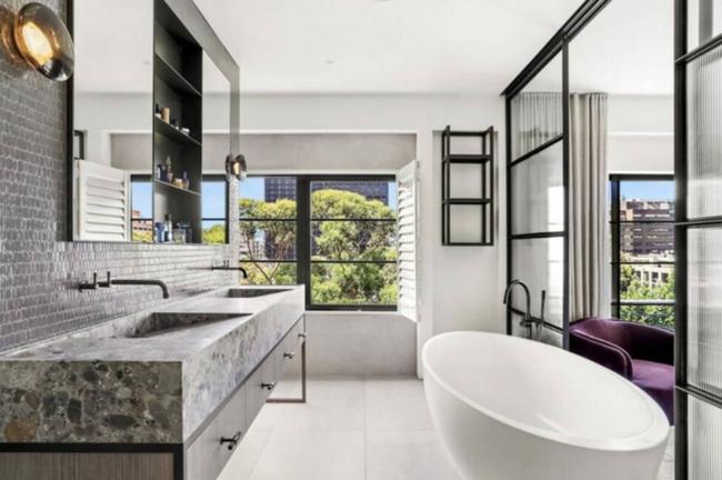 The ensuite.