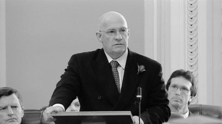 Former Queensland minister Gorden Nuttall dies of cancer at age 71.