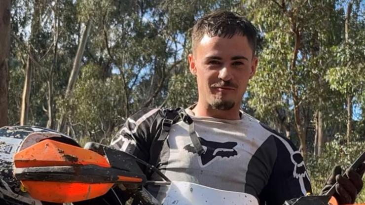 A Melbourne tradie has died when he was pulled under the water while swimming near an island off Phuket.