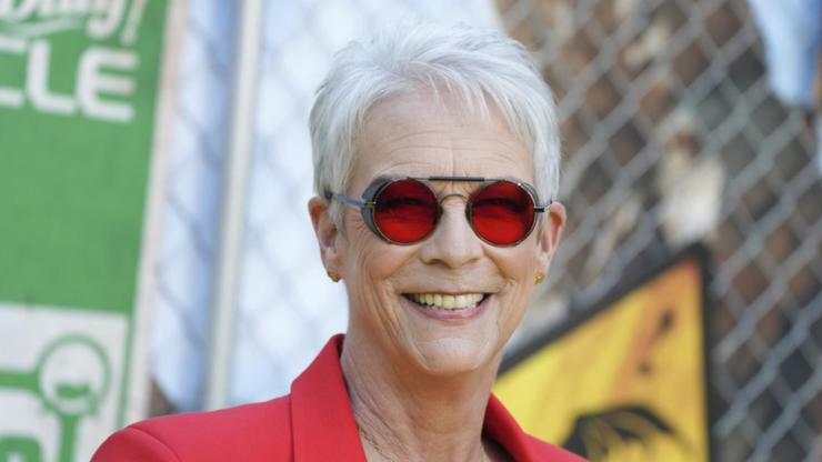 Jamie Lee Curtis says she had cosmetic surgery after her looks were criticised on a movie set. (AP PHOTO)
