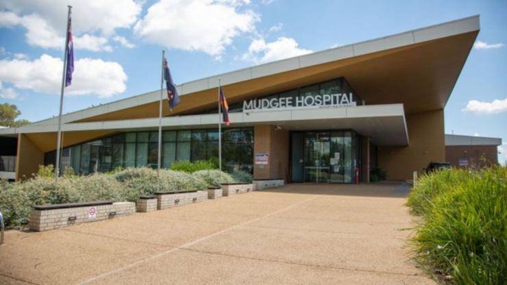 A young man has died after being stabbed during a fight in Mudgee, NSW.