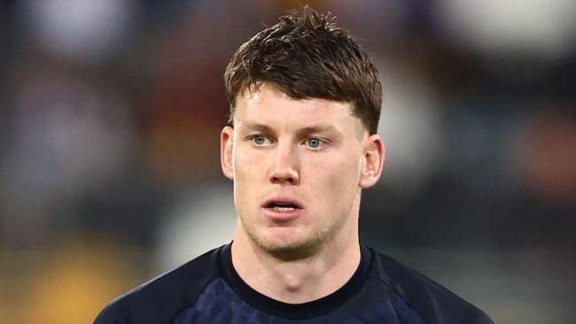 Carlton star Sam Walsh will miss the next 5-6 weeks after a hot spot was detected in his foot.